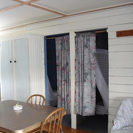 Lake Wolsey Cabins Hotel Gore Bay Eksteriør billede