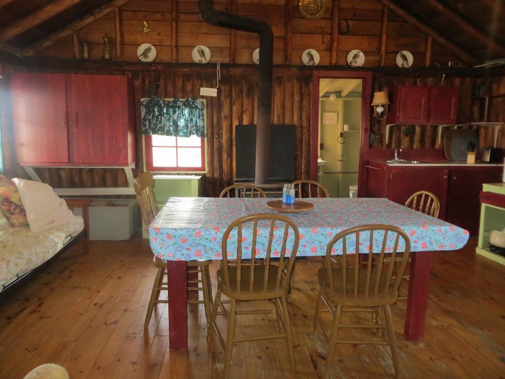 Lake Wolsey Cabins Hotel Gore Bay Værelse billede