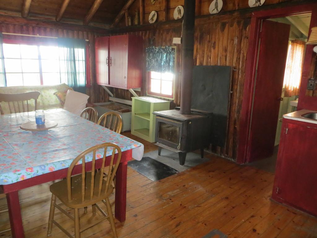 Lake Wolsey Cabins Hotel Gore Bay Værelse billede